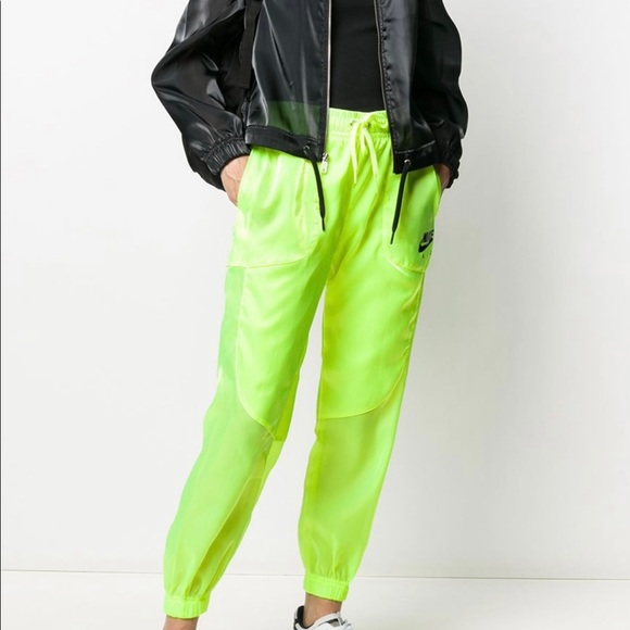 Nike Air sheer woven jogger size XL in Volt - Picture 6 of 10